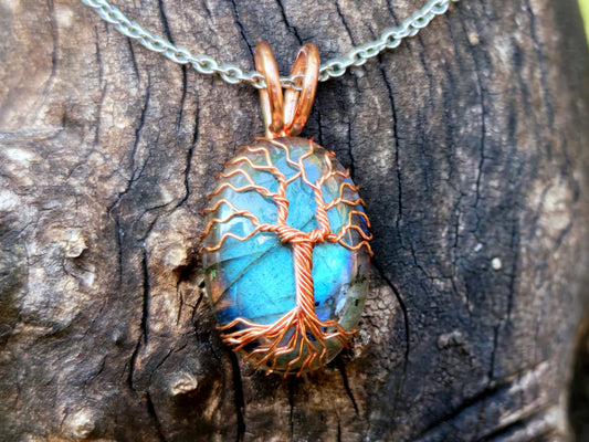 Tree pendant with a labradorite gemstone