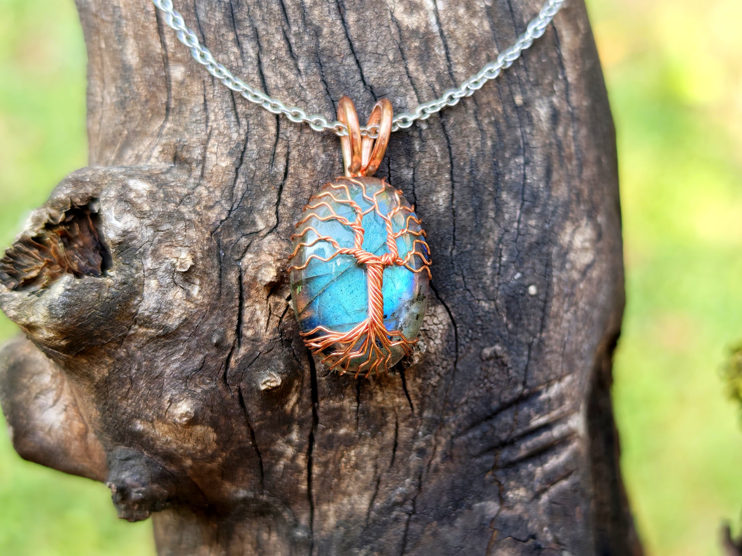 Tree pendant with a labradorite gemstone