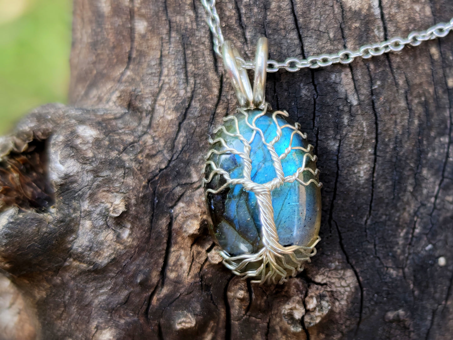 Tree pendant with a labradorite gemstone
