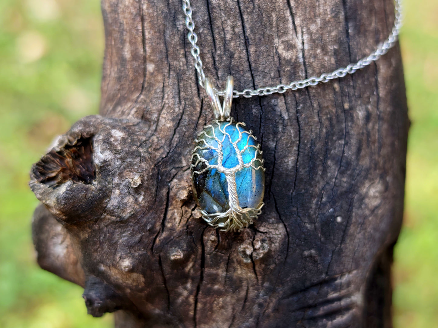 Tree pendant with a labradorite gemstone