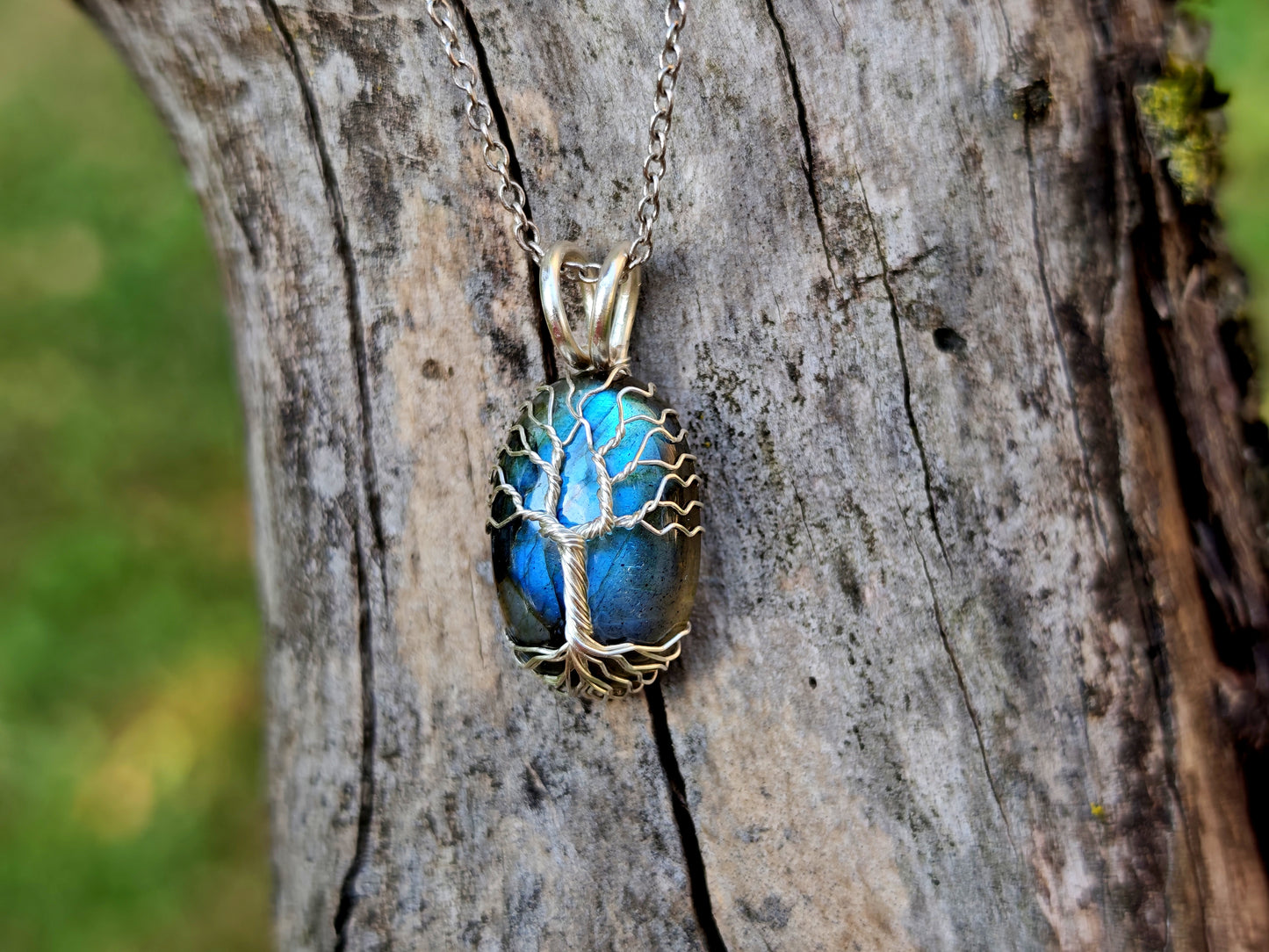 Tree pendant with a labradorite gemstone