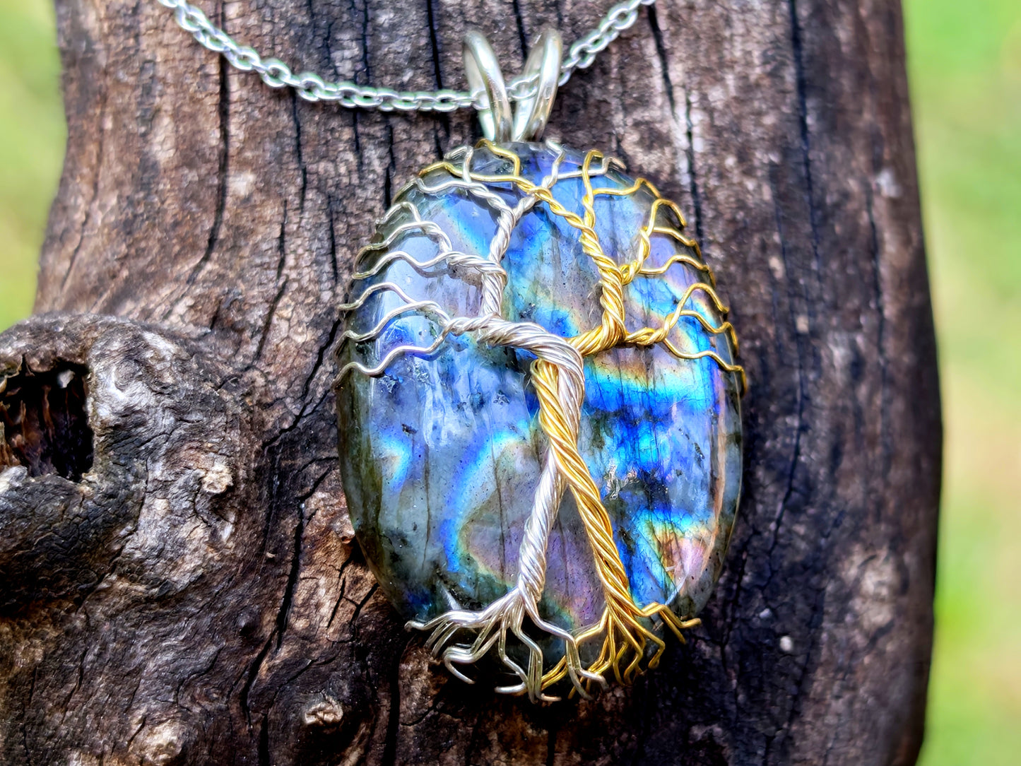 Fantasy inspired pendant: The Two Trees