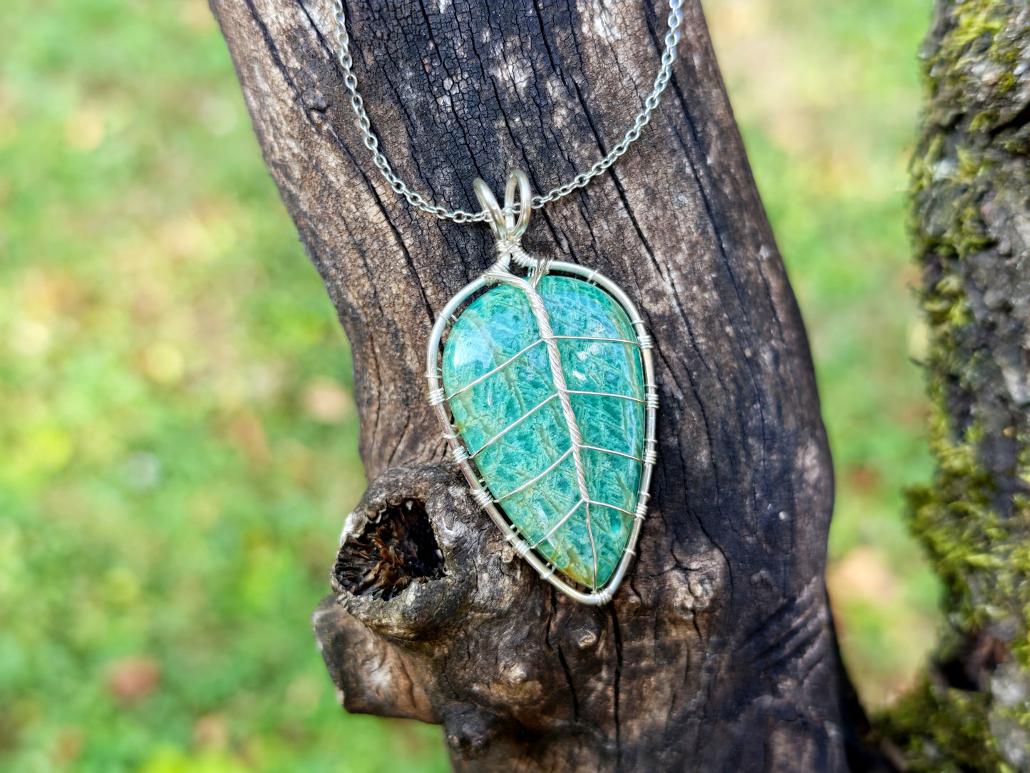Leaf pendant with an amazonite gemstone