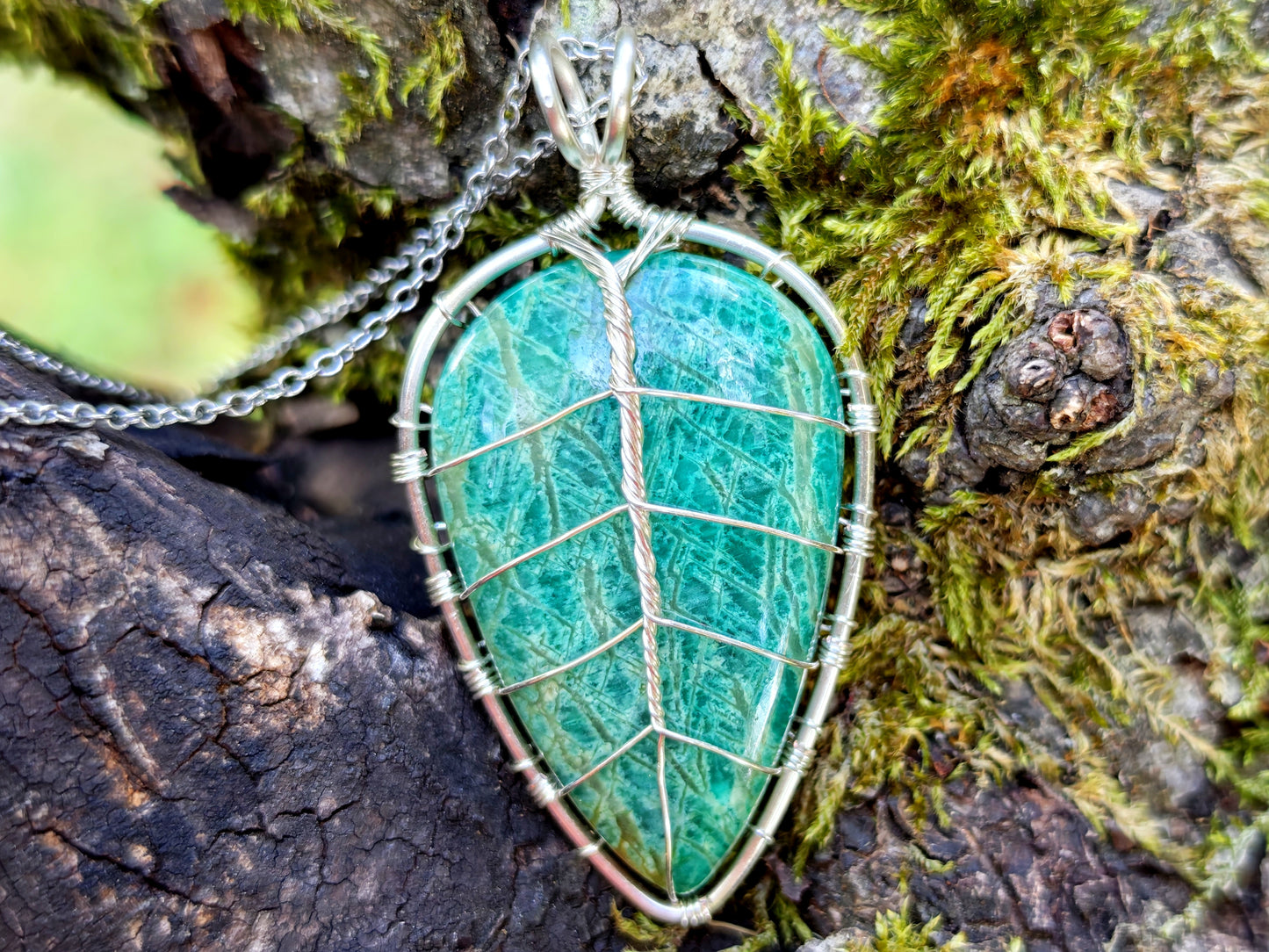 Leaf pendant with an amazonite gemstone