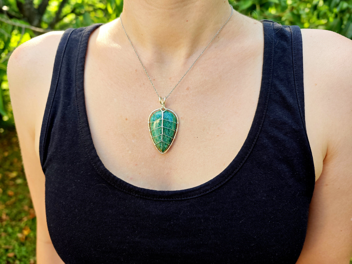 Leaf pendant with an amazonite gemstone