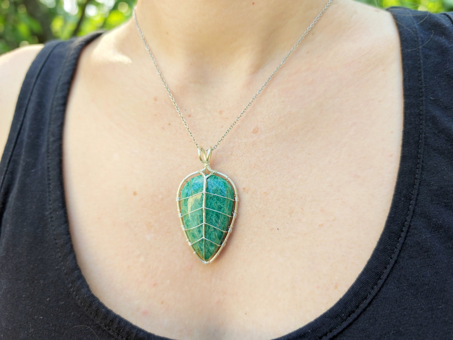 Leaf pendant with an amazonite gemstone