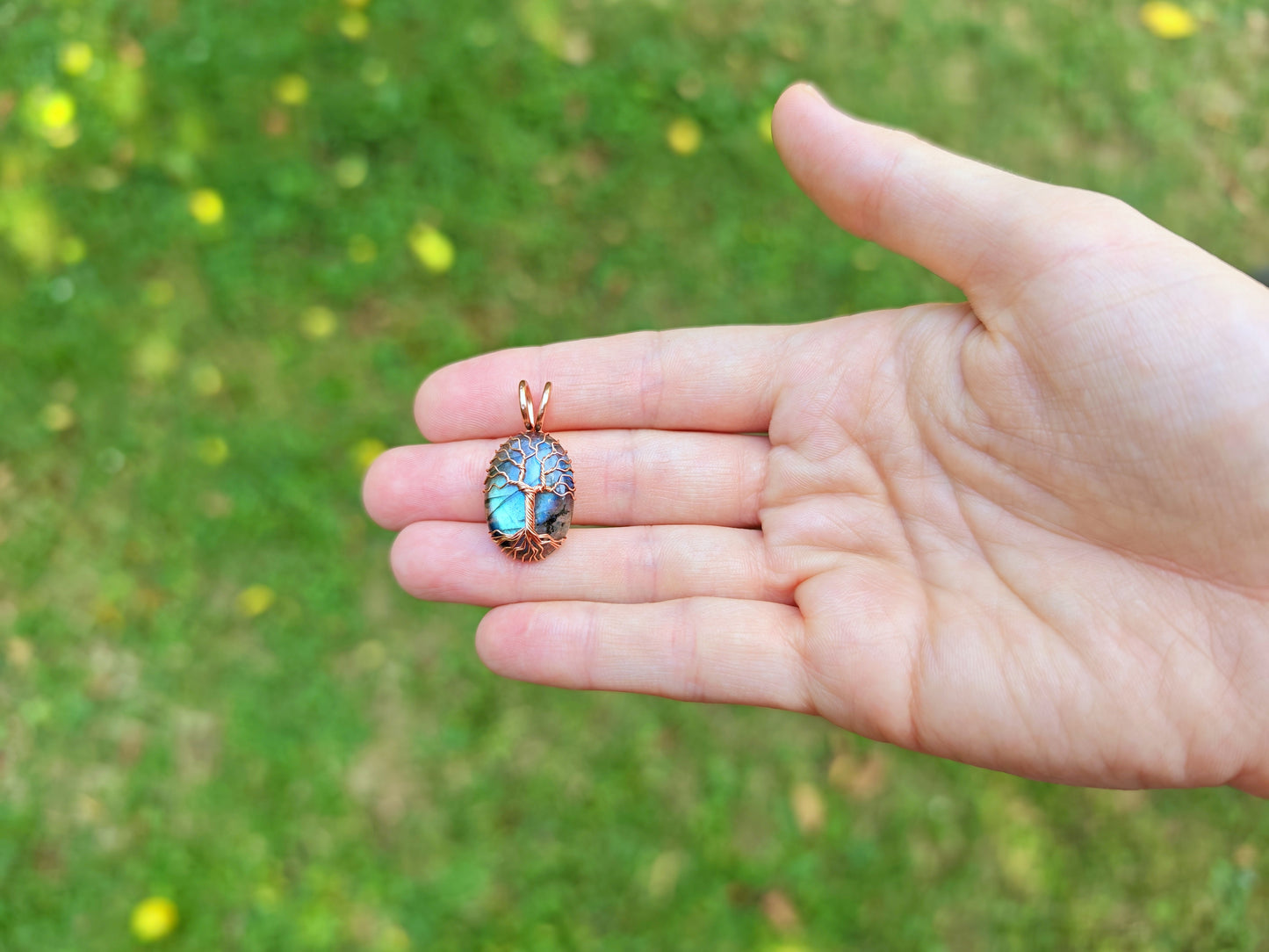 Tree pendant with a labradorite gemstone