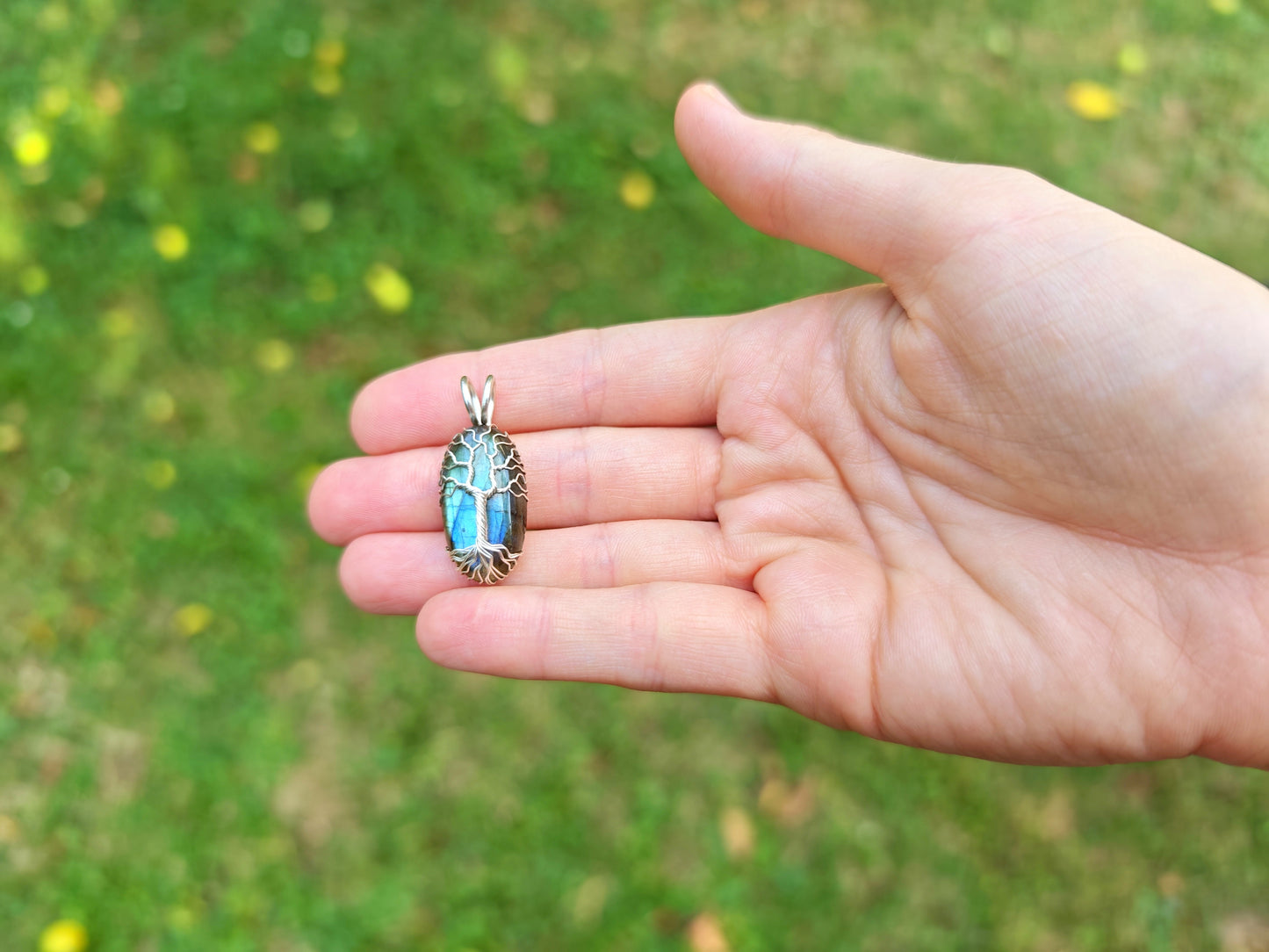 Tree pendant with a labradorite gemstone