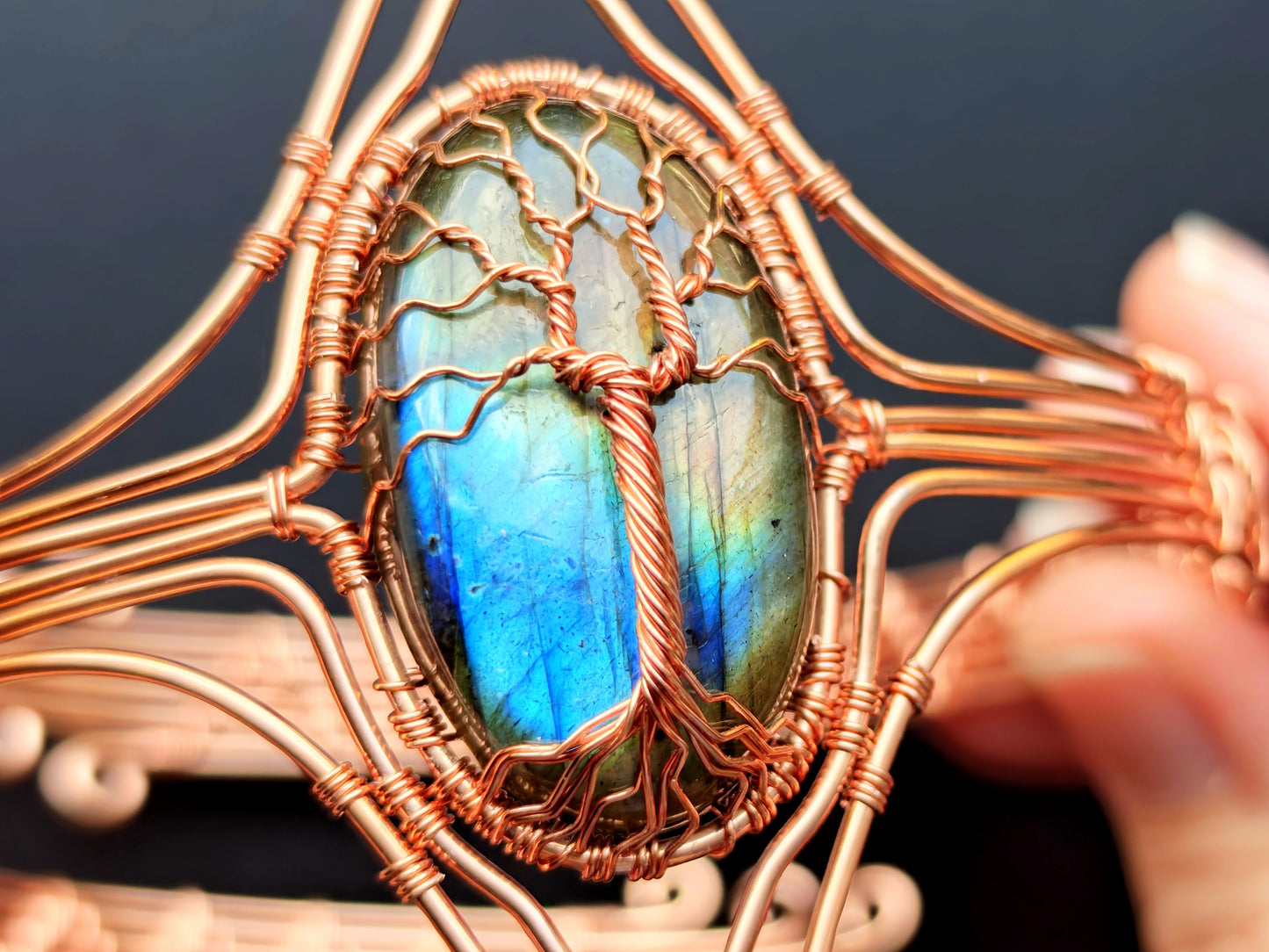 Tree arm ring with a labradorite gemstone