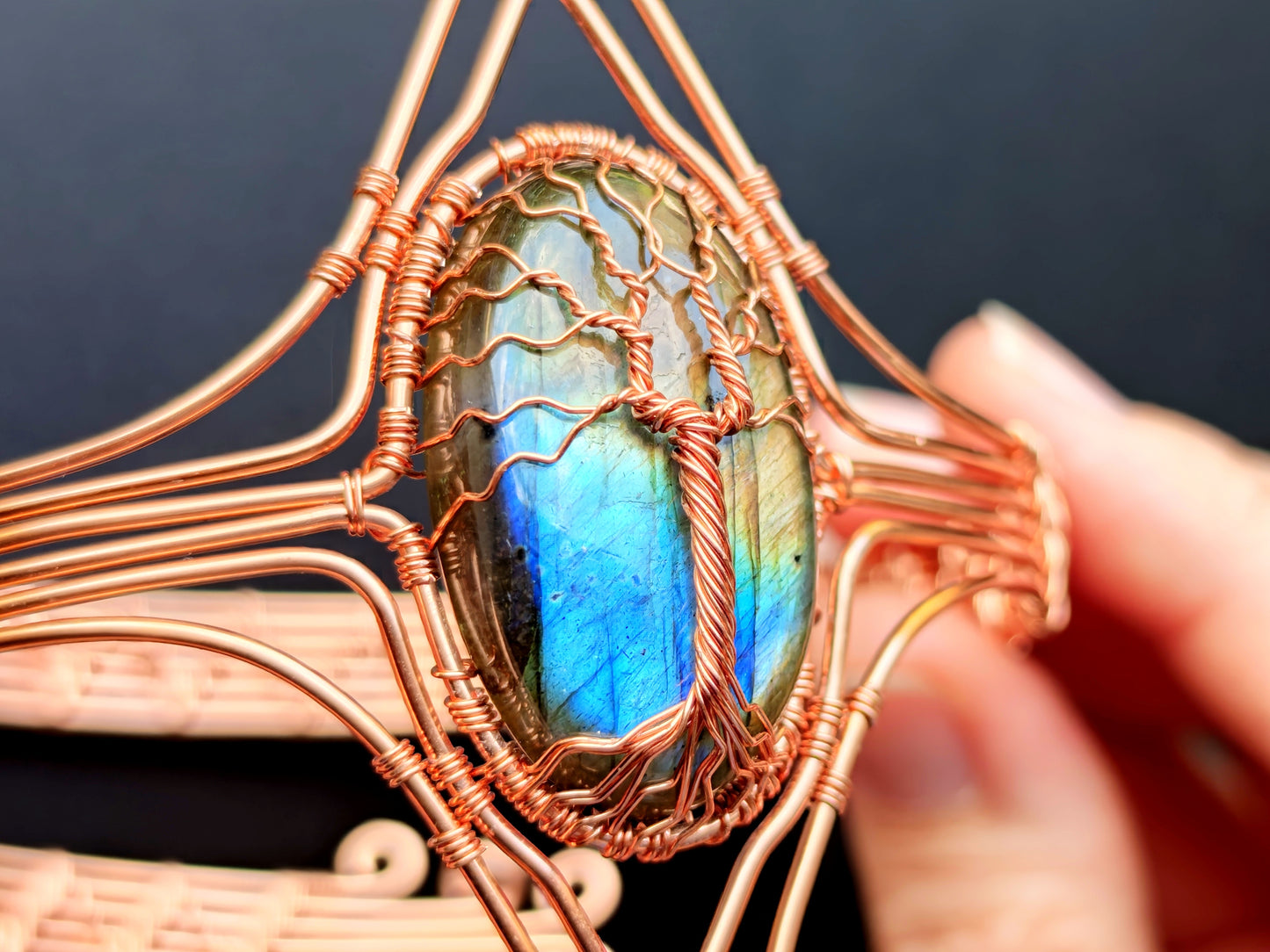 Tree arm ring with a labradorite gemstone