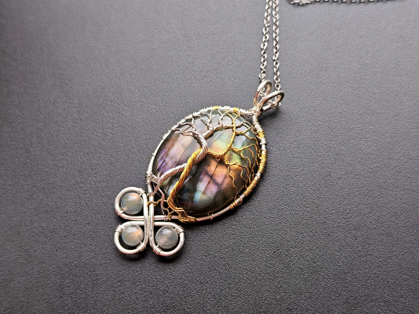 Fantasy inspired pendant: The Two Trees