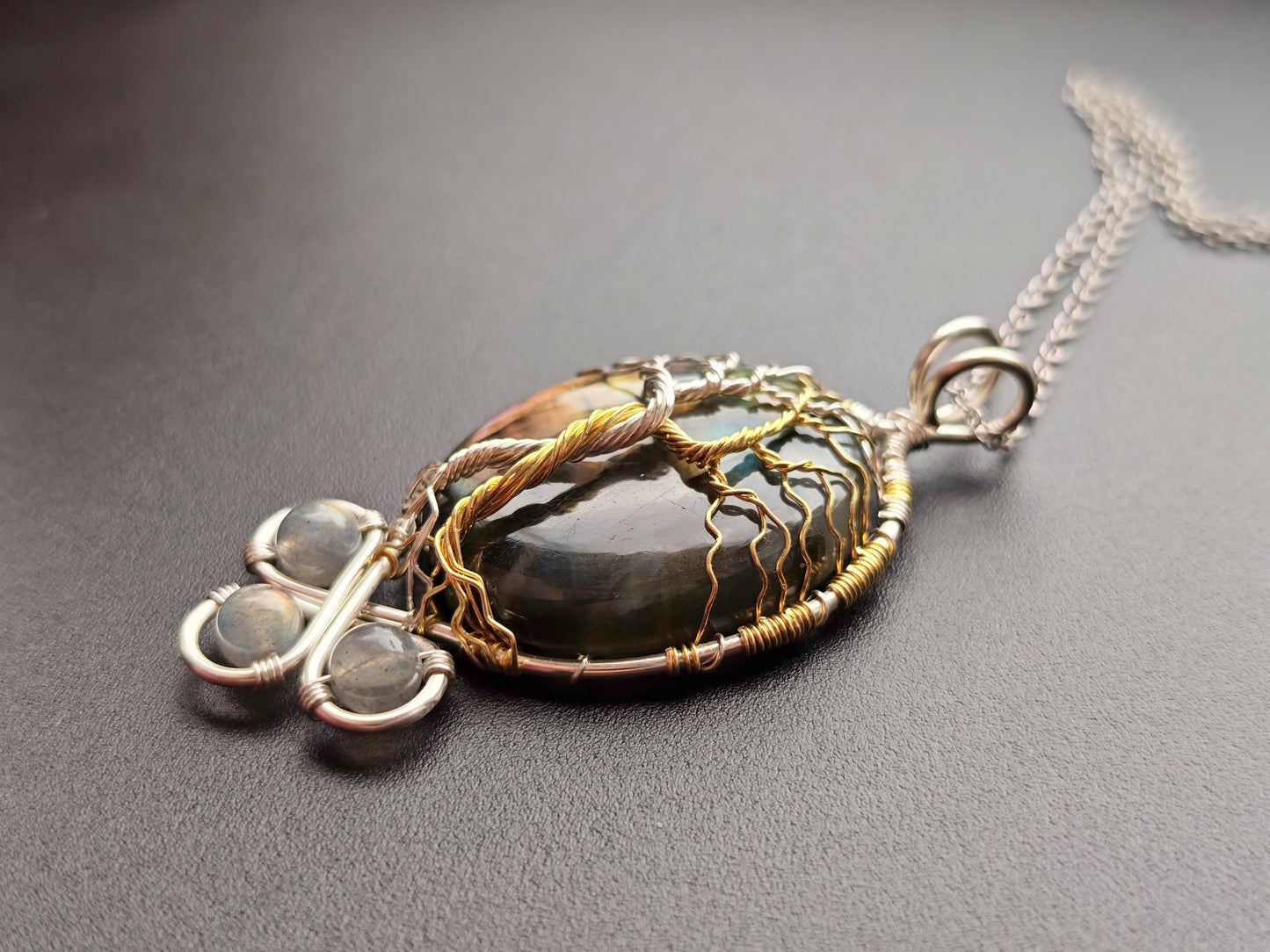 Fantasy inspired pendant: The Two Trees
