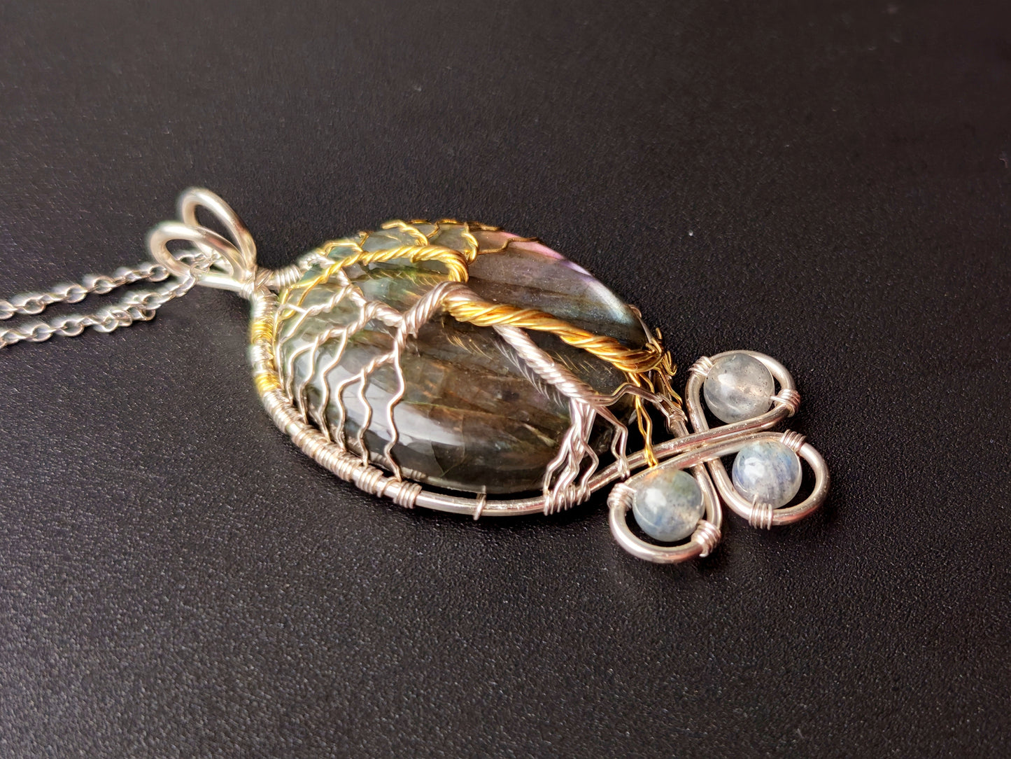 Fantasy inspired pendant: The Two Trees