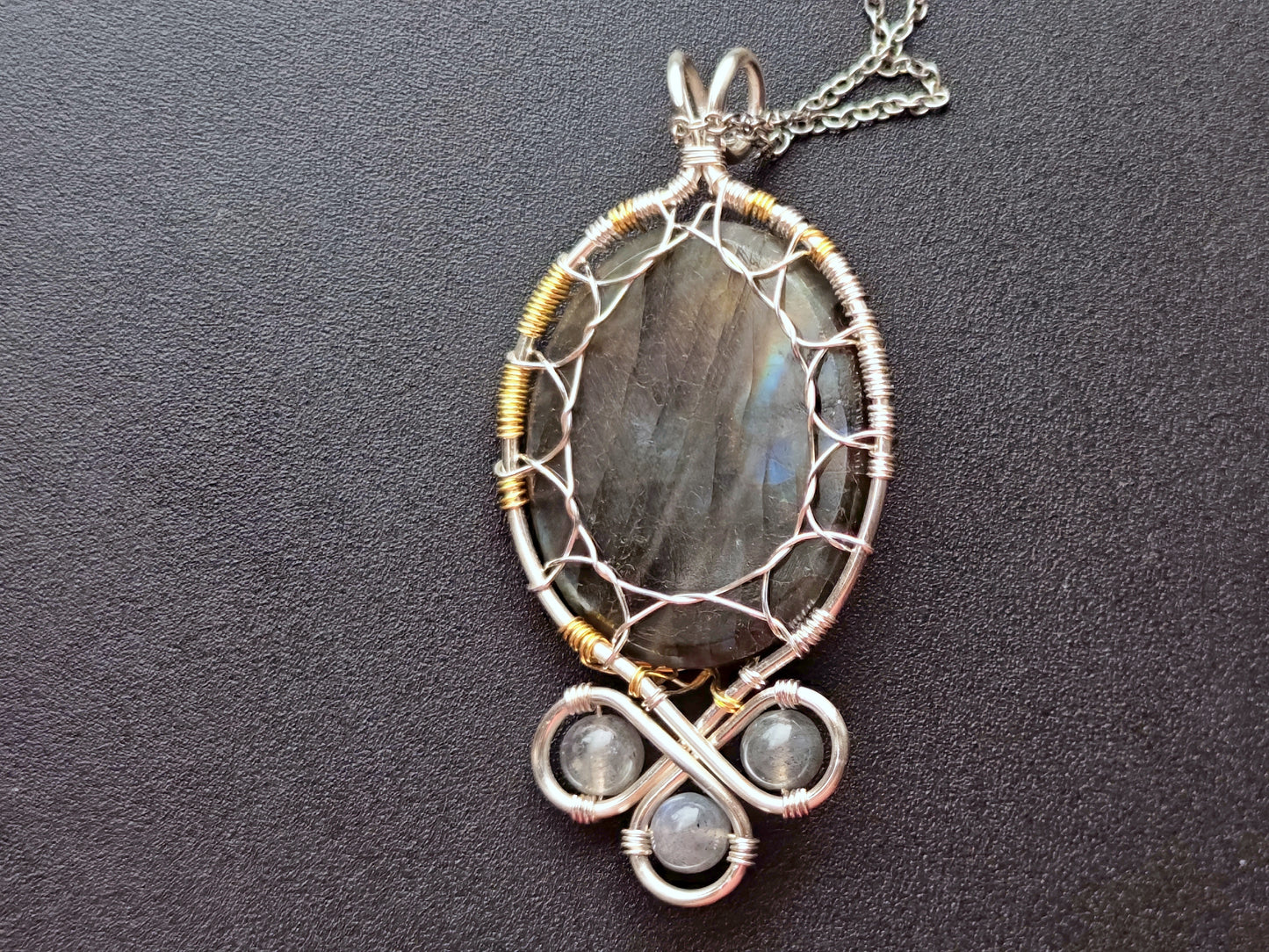 Fantasy inspired pendant: The Two Trees