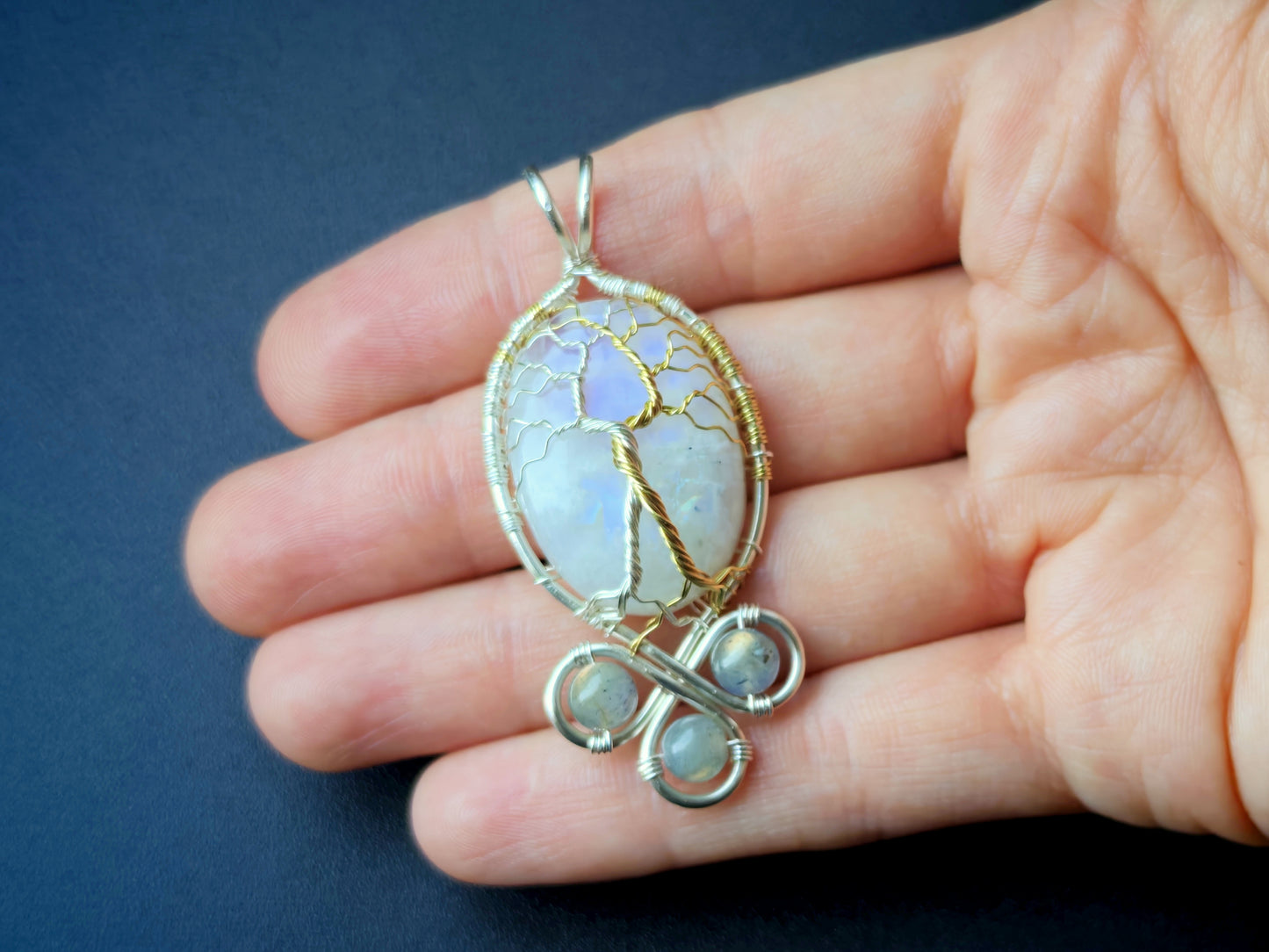 Fantasy inspired pendant: The Two Trees