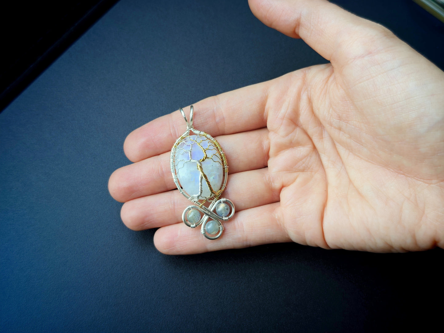 Fantasy inspired pendant: The Two Trees
