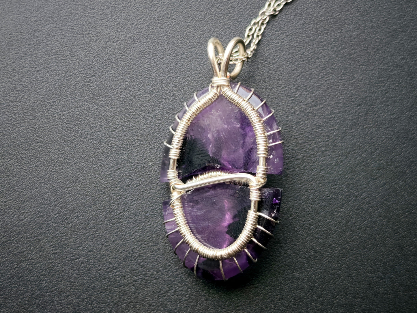 Tree pendant with a broken labradorite gemstone