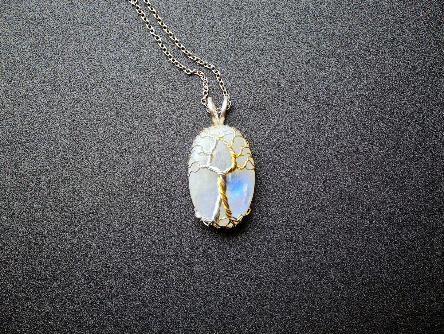 Fantasy inspired pendant: The Two Trees