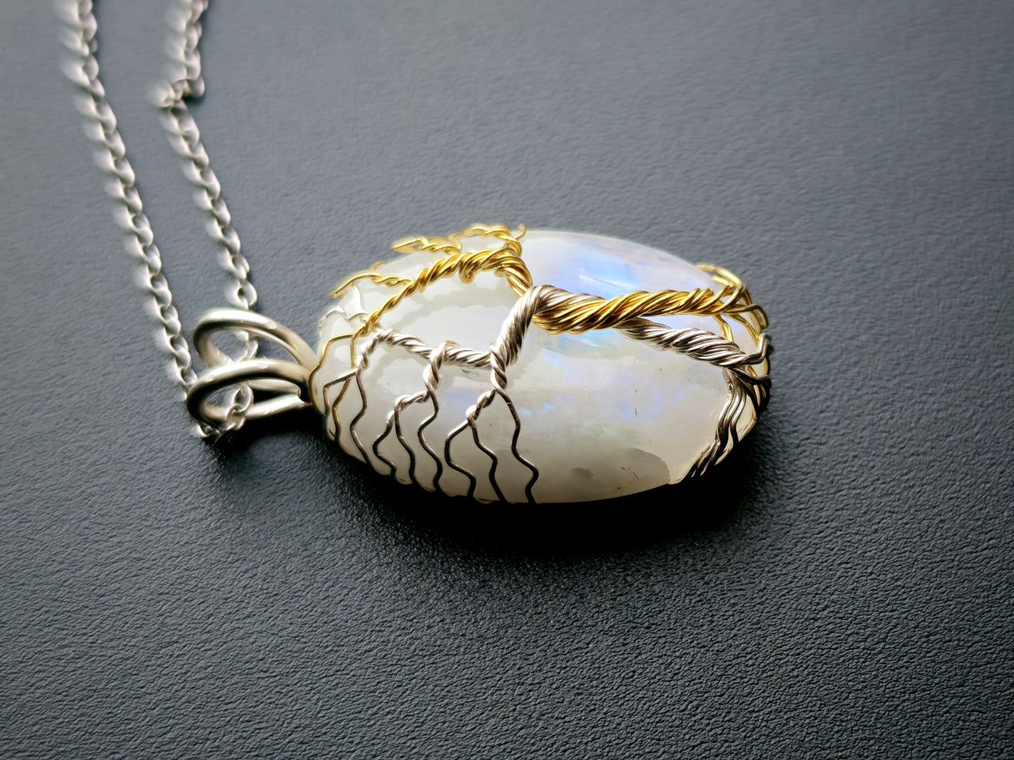 Fantasy inspired pendant: The Two Trees