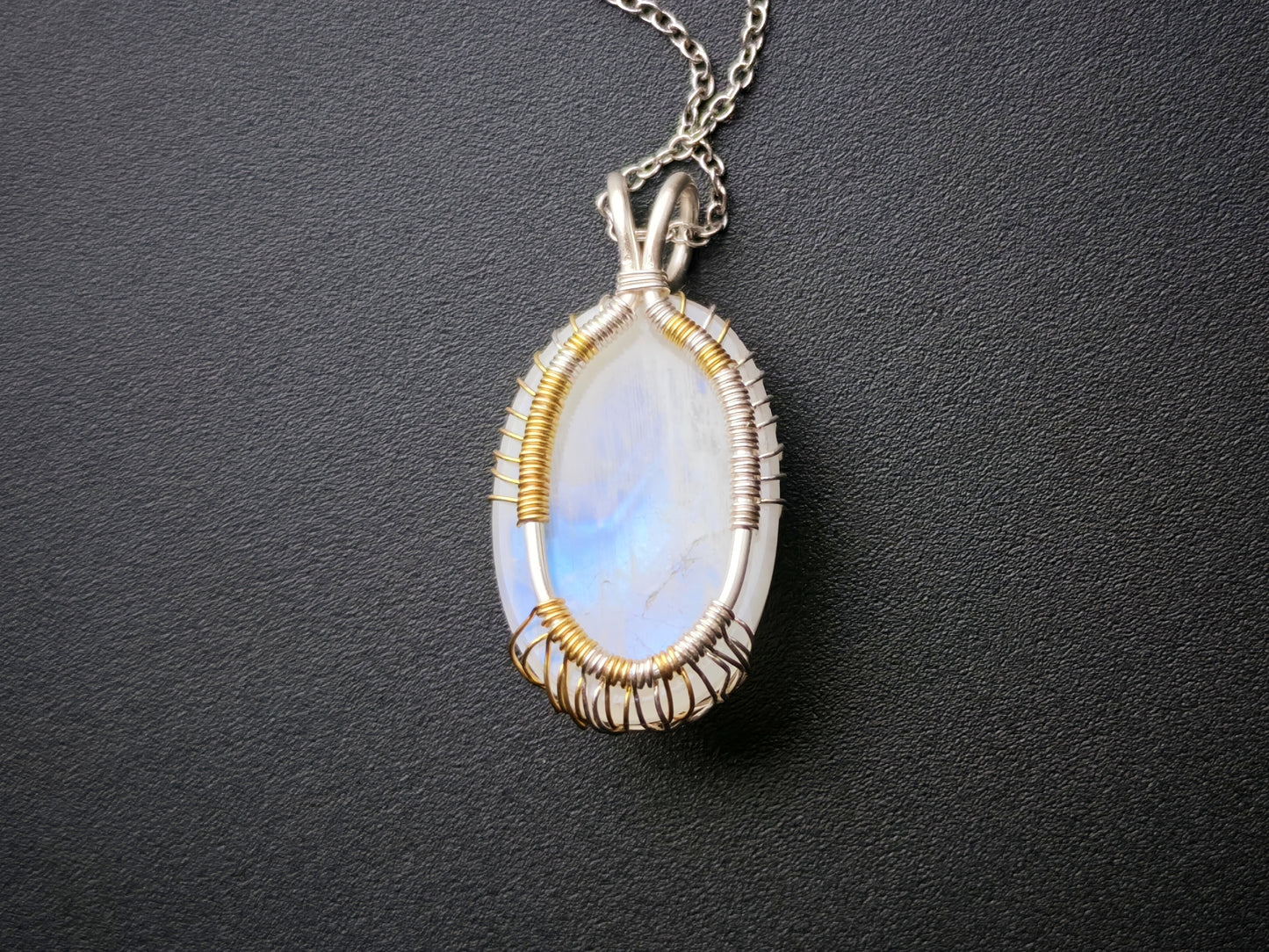 Fantasy inspired pendant: The Two Trees