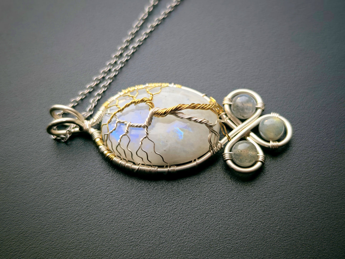 Fantasy inspired pendant: The Two Trees