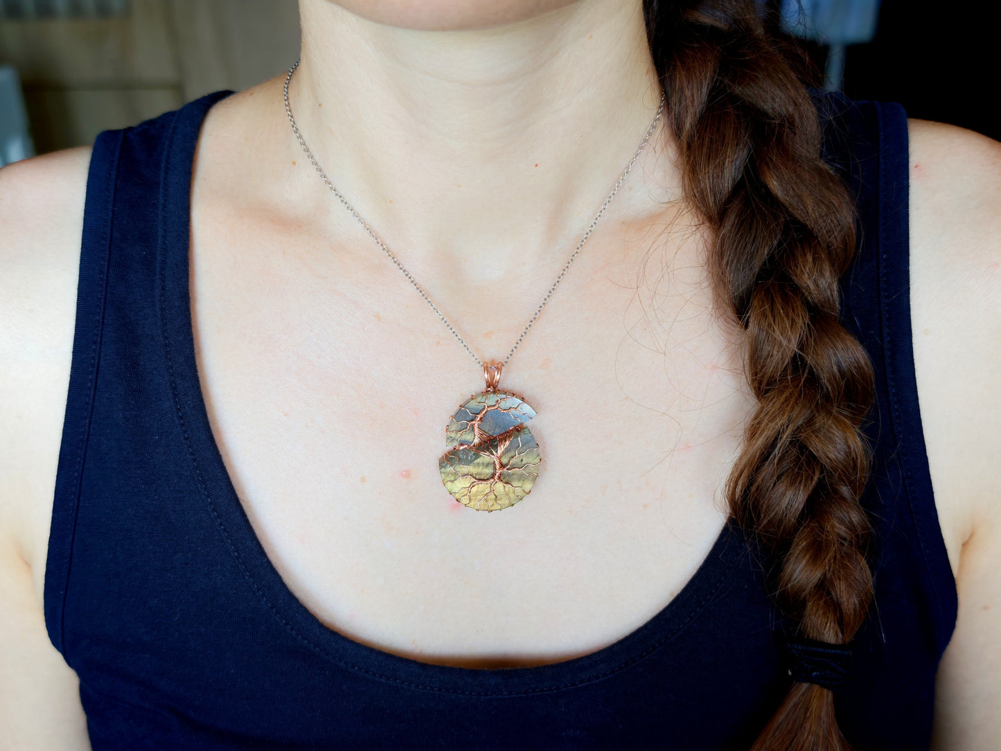Tree pendant with a broken labradorite gemstone