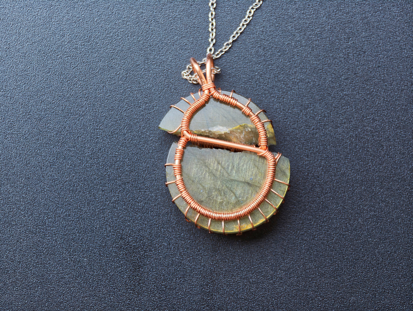 Tree pendant with a broken labradorite gemstone