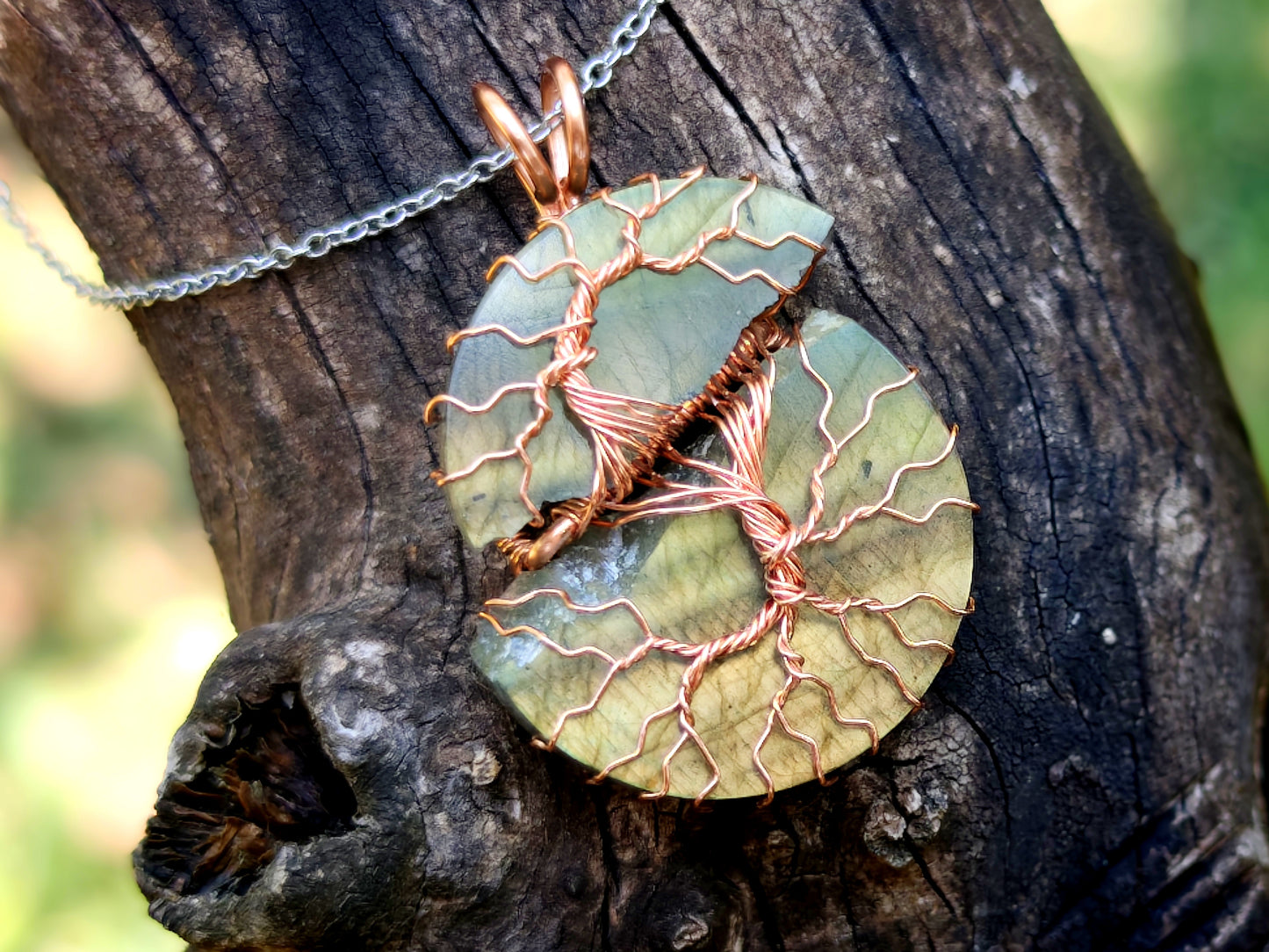 Tree pendant with a broken labradorite gemstone