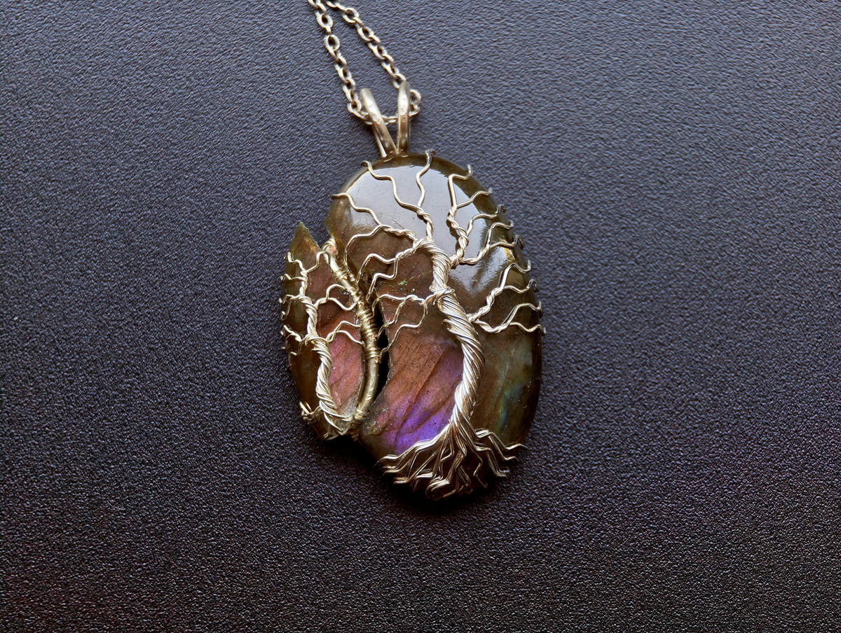 Tree pendant with a broken labradorite gemstone