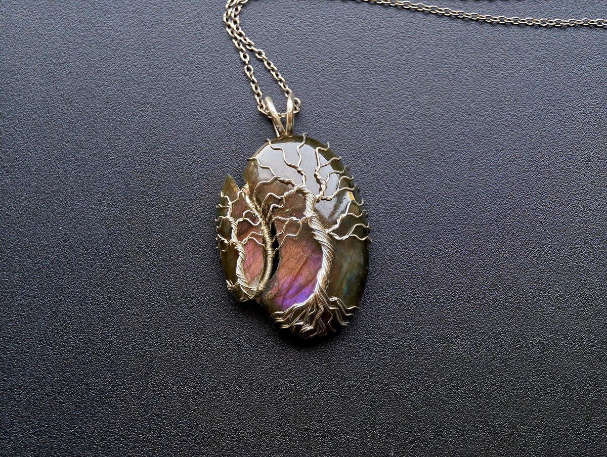 Tree pendant with a broken labradorite gemstone