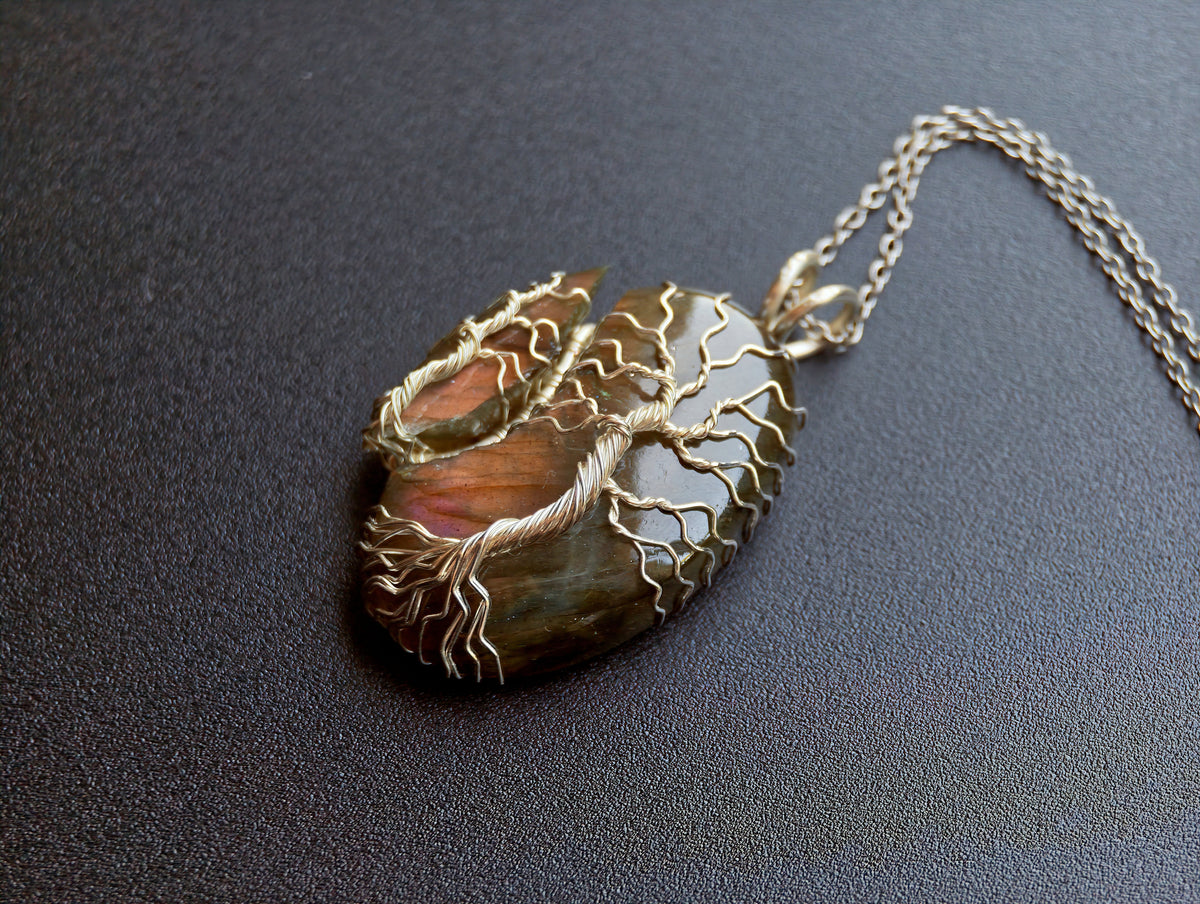 Tree pendant with a broken labradorite gemstone