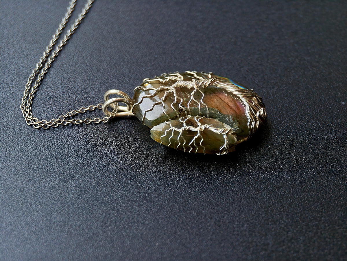 Tree pendant with a broken labradorite gemstone