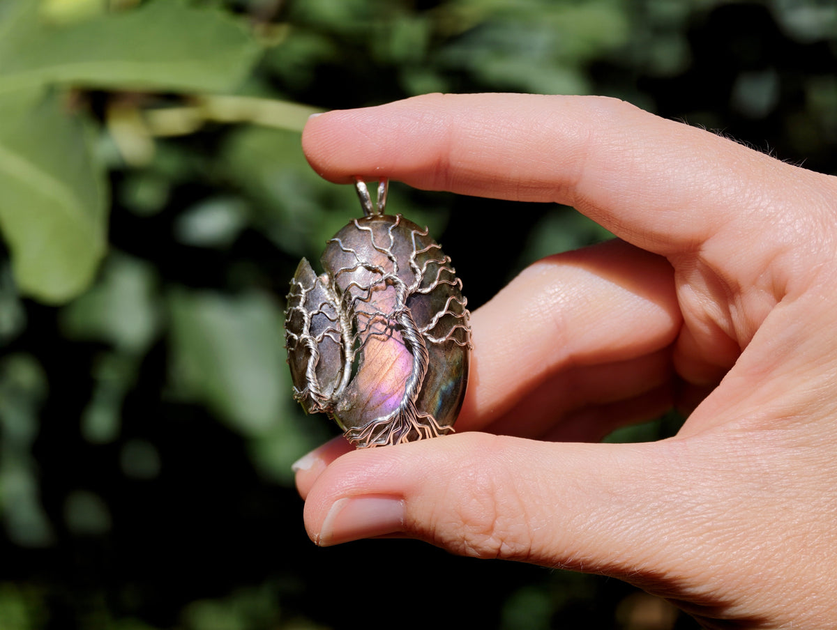 Tree pendant with a broken labradorite gemstone