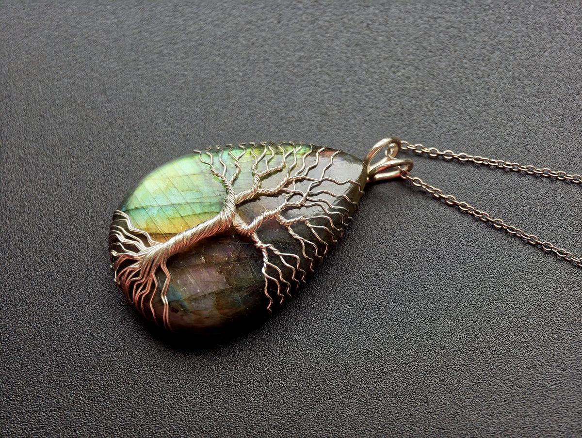 Tree pendant with a labradorite gemstone