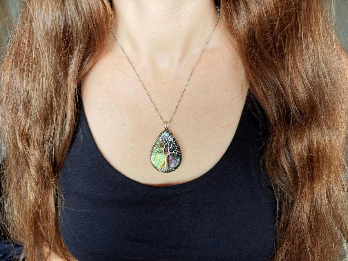 Tree pendant with a labradorite gemstone