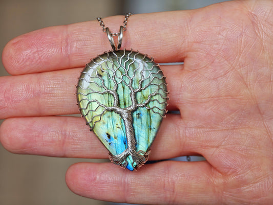 Tree pendant with a labradorite gemstone