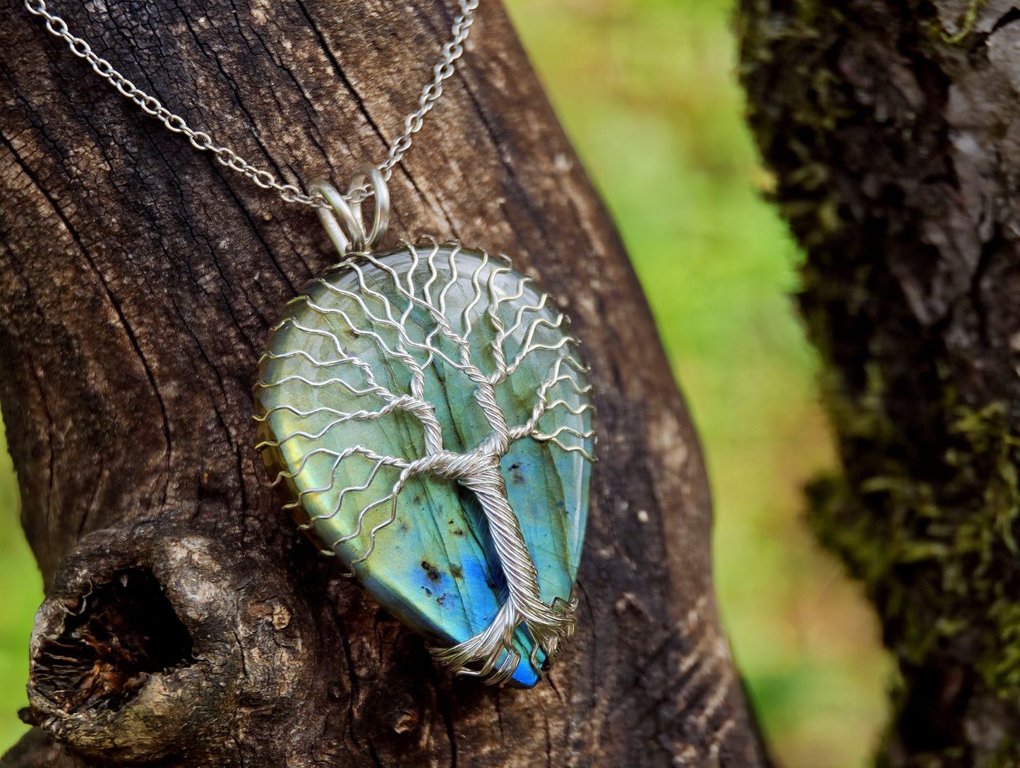 Tree pendant with a labradorite gemstone