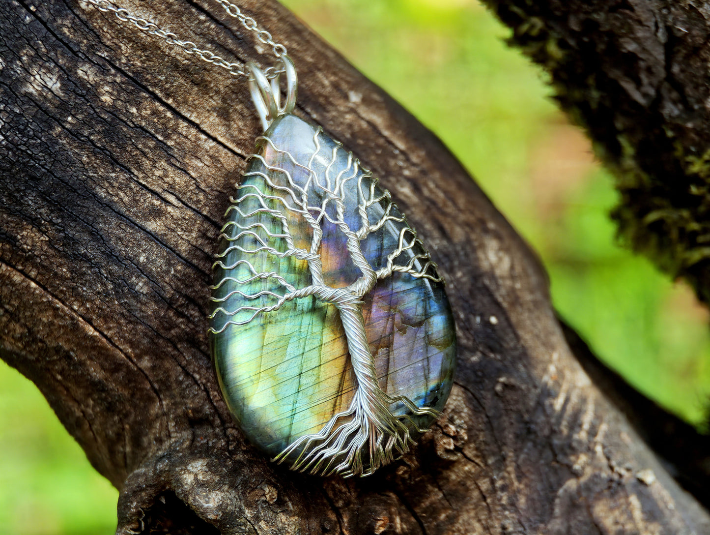 Tree pendant with a labradorite gemstone