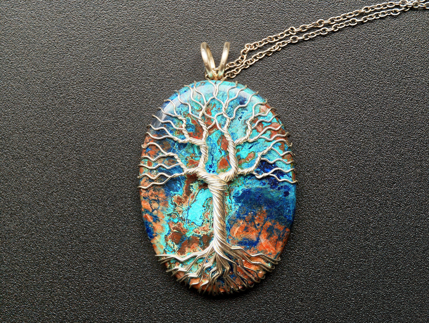 Tree pendant with a shattuckite gemstone