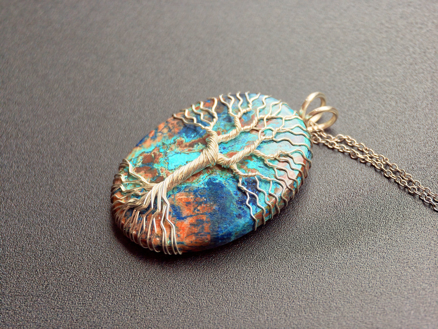 Tree pendant with a shattuckite gemstone