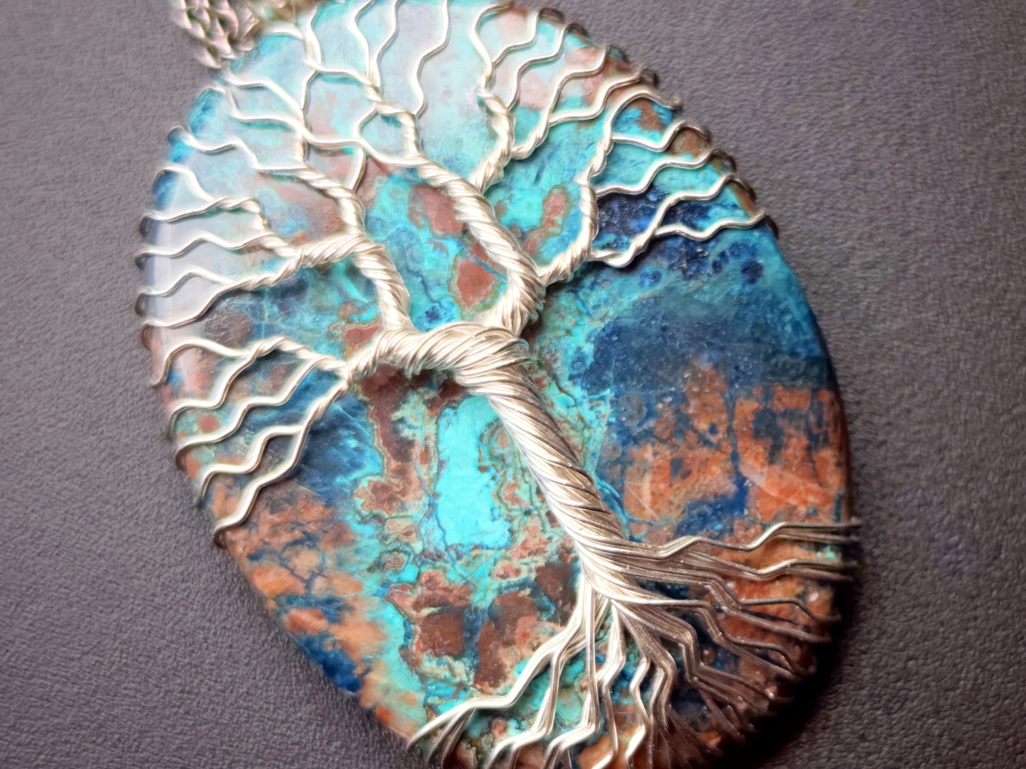 Tree pendant with a shattuckite gemstone