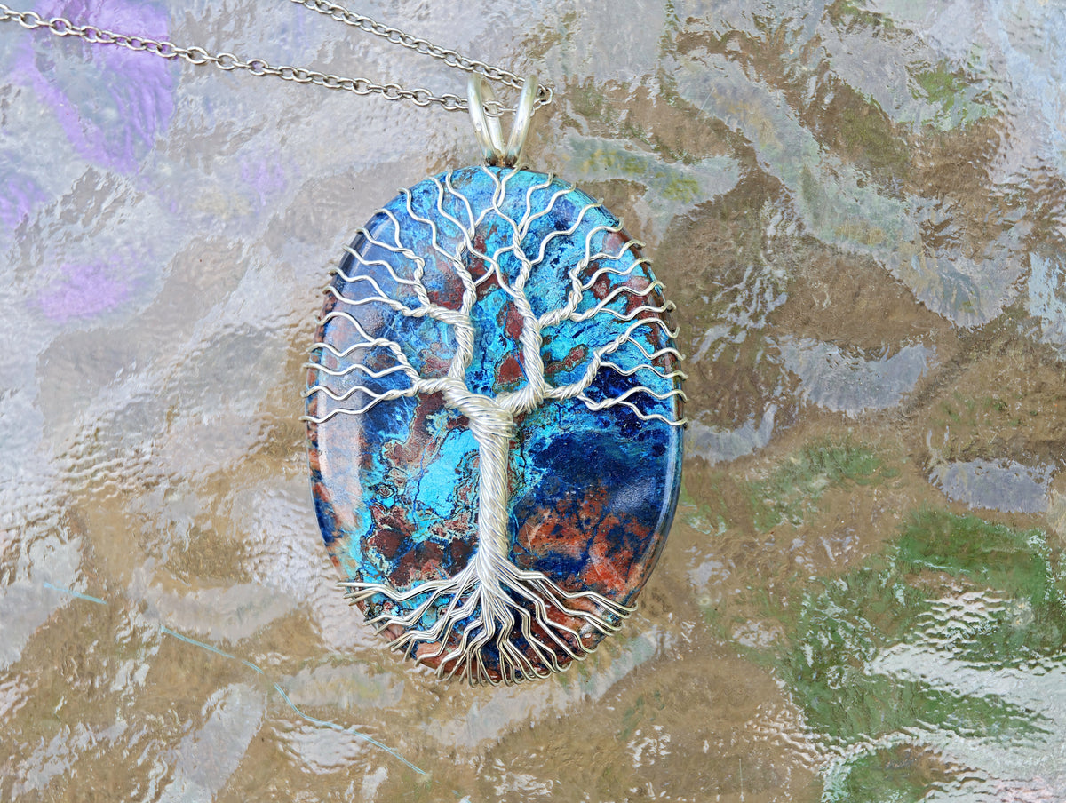 Tree pendant with a shattuckite gemstone