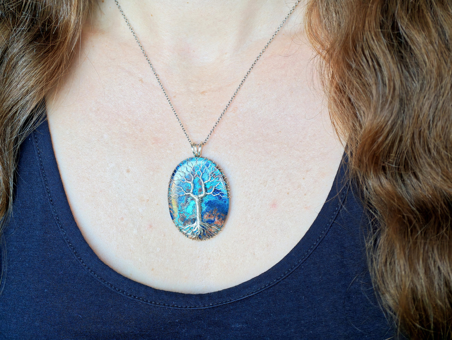 Tree pendant with a shattuckite gemstone