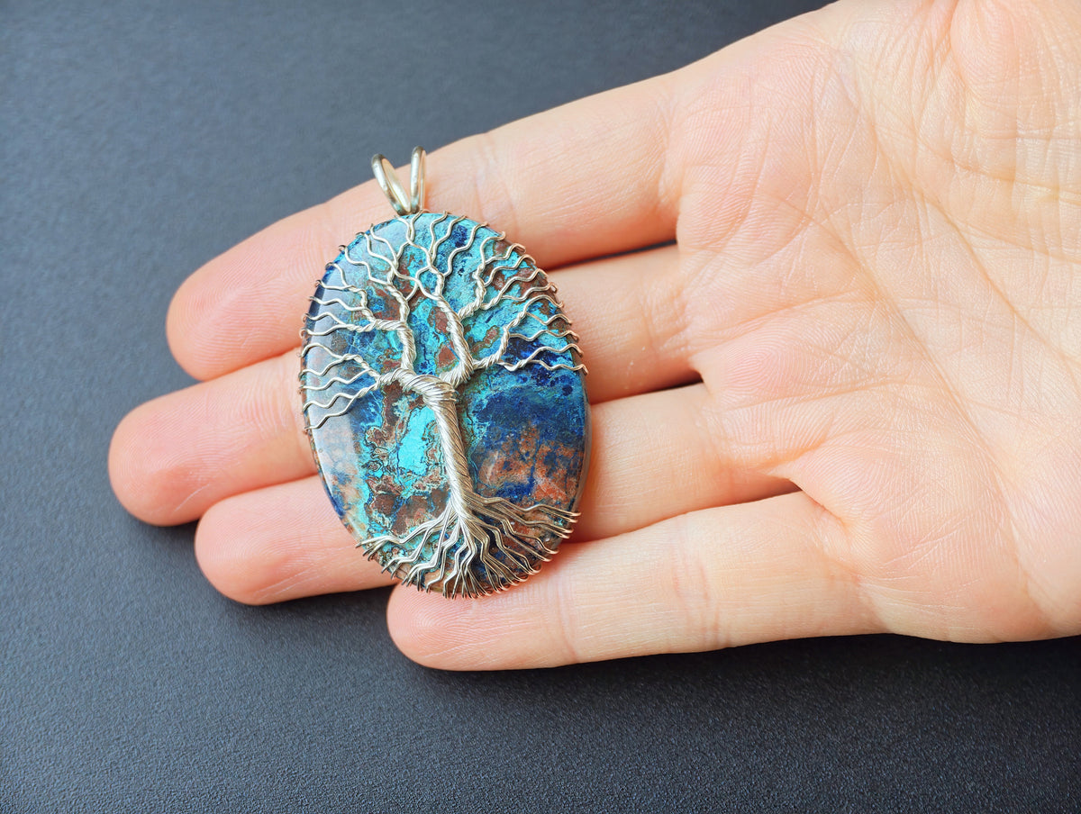 Tree pendant with a shattuckite gemstone