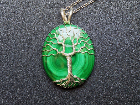 Tree pendant with a malachite gemstone