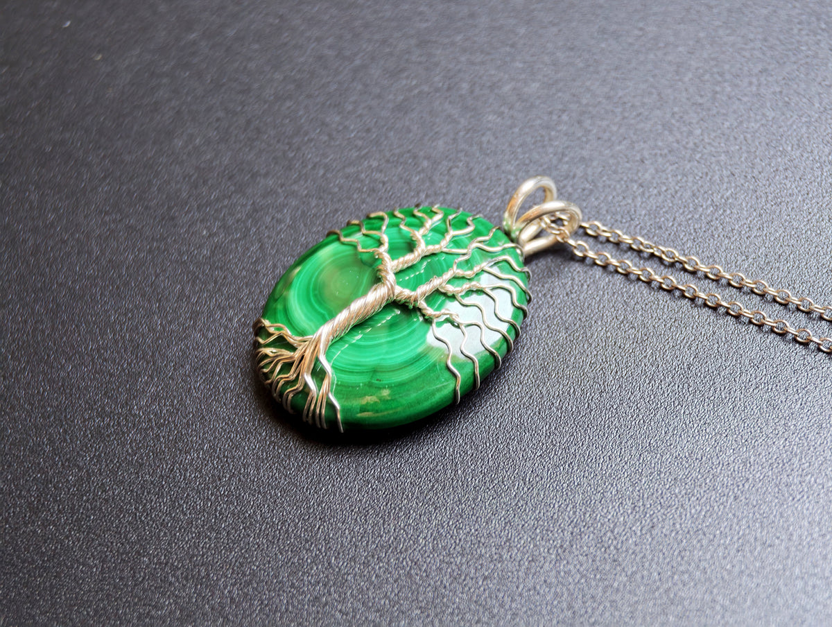 Tree pendant with a malachite gemstone