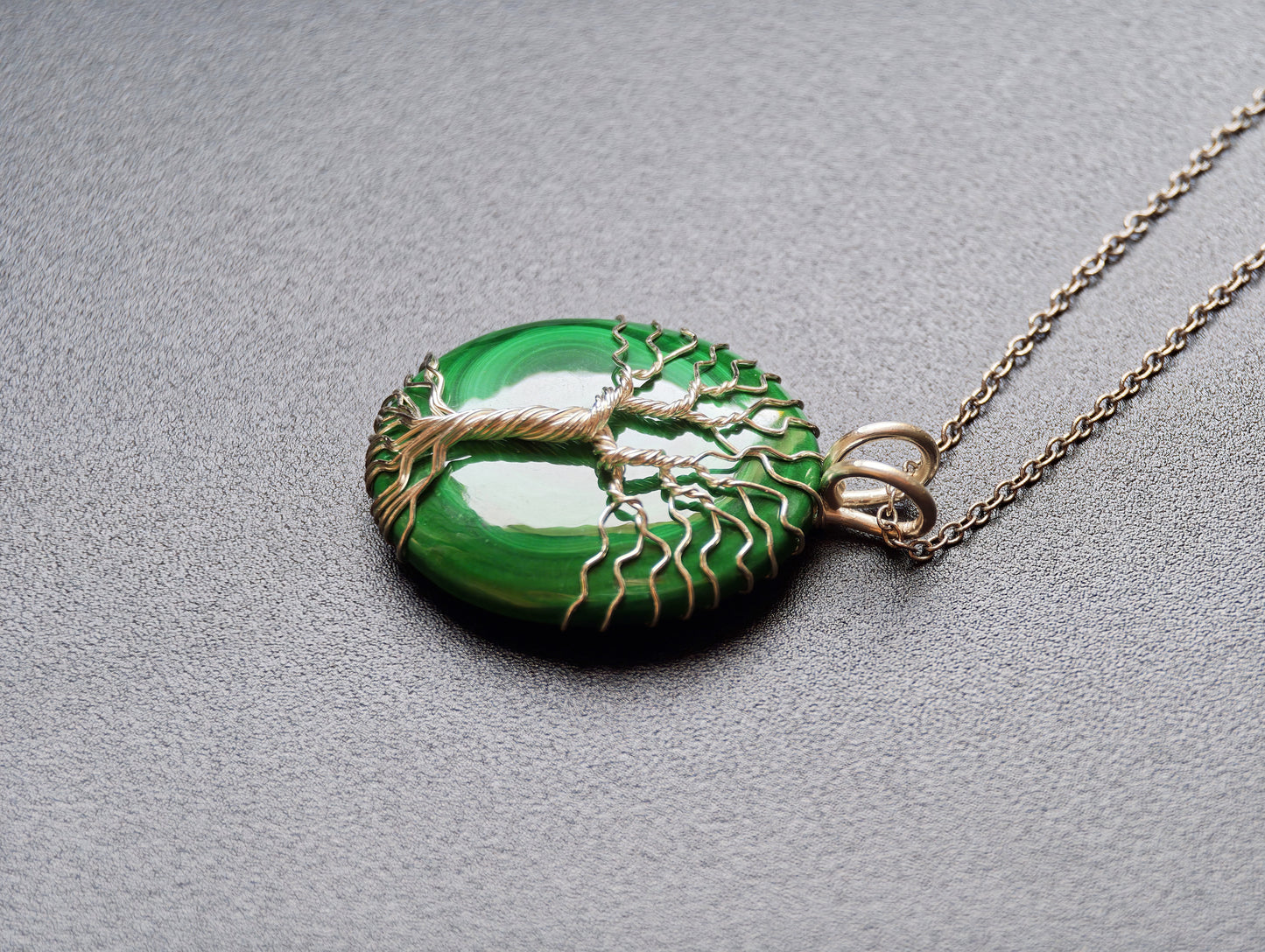 Tree pendant with a malachite gemstone