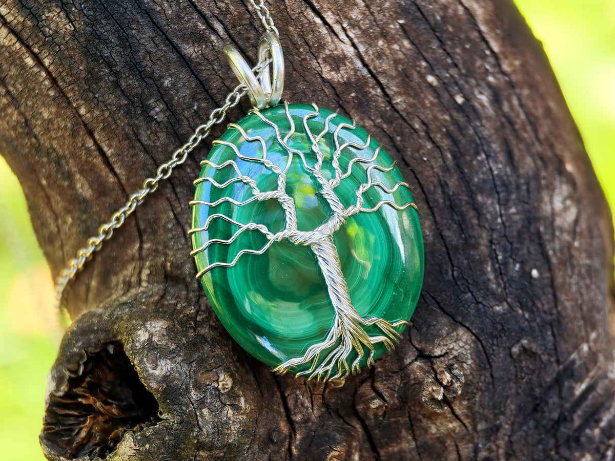 Tree pendant with a malachite gemstone