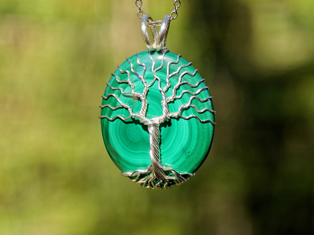 Tree pendant with a malachite gemstone
