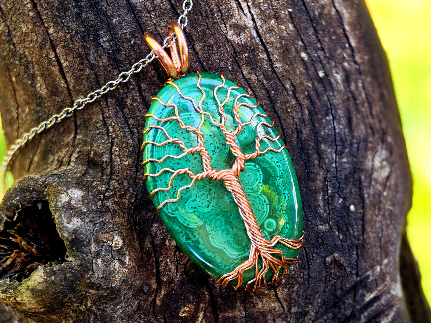 Tree pendant with a malachite gemstone